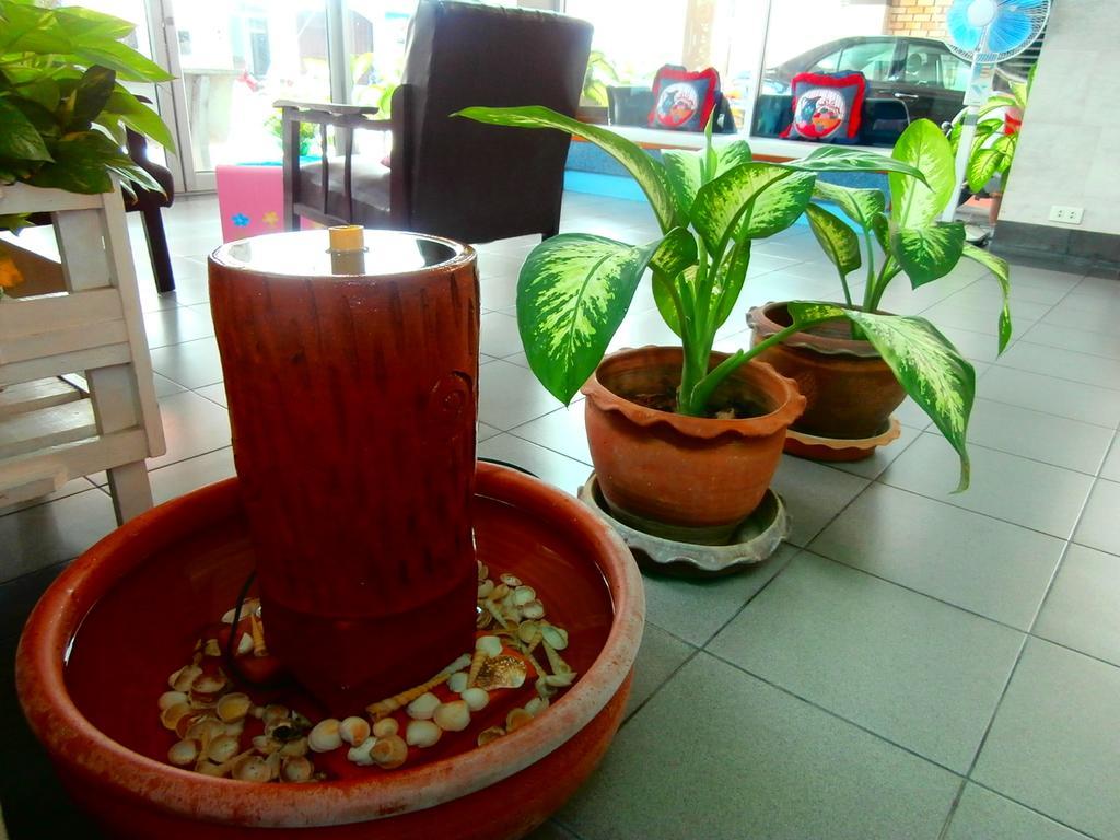 Hotel Seabreeze Mansion à Phuket Extérieur photo