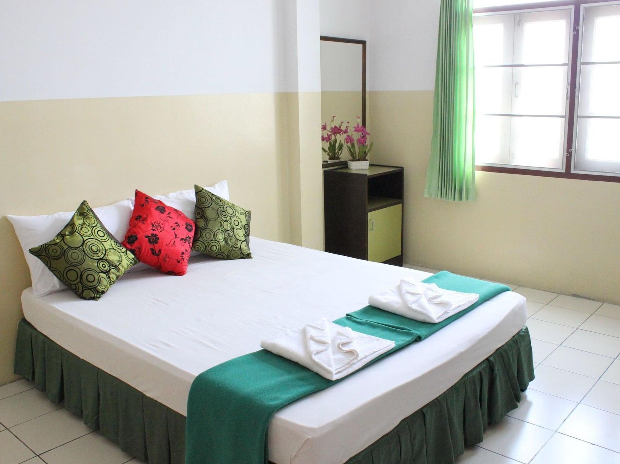 Hotel Seabreeze Mansion à Phuket Extérieur photo