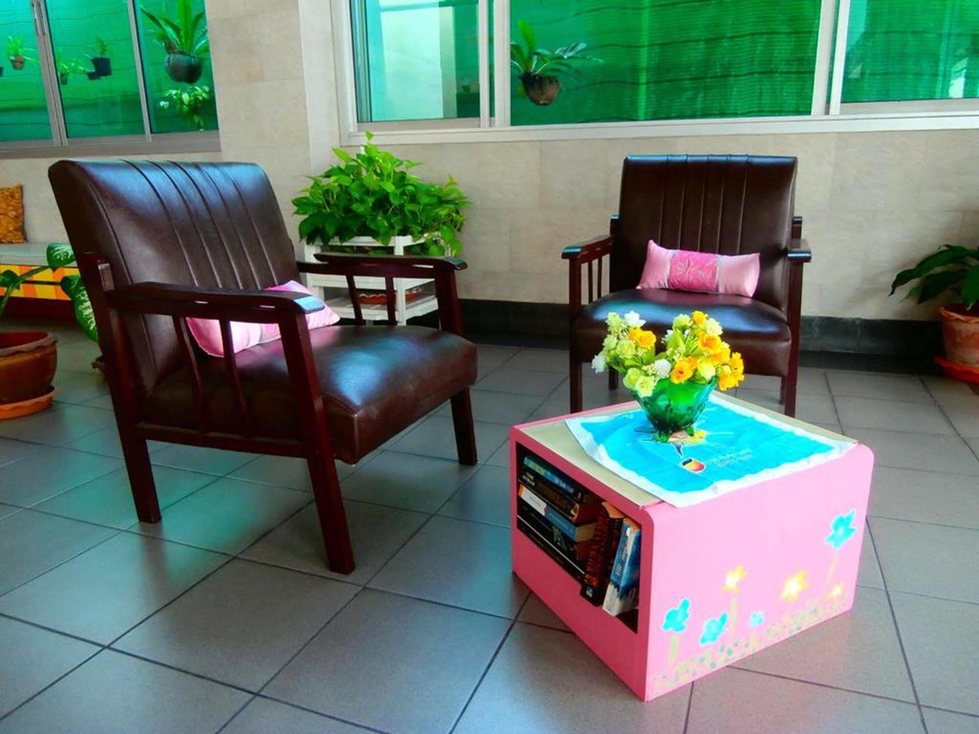 Hotel Seabreeze Mansion à Phuket Extérieur photo